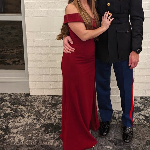 Song of Love Red Off-the-Shoulder Maxi Dress Lulus S - Picture 10 of 10